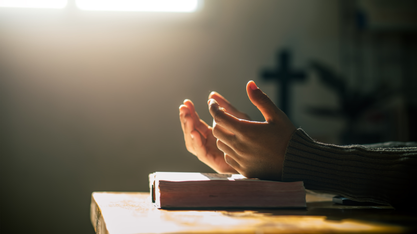 O sensus fidei orienta a participação do fiel na fé, exigindo discernimento e responsabilidade, como explica Jose Eduardo De Oliveira e Silva.